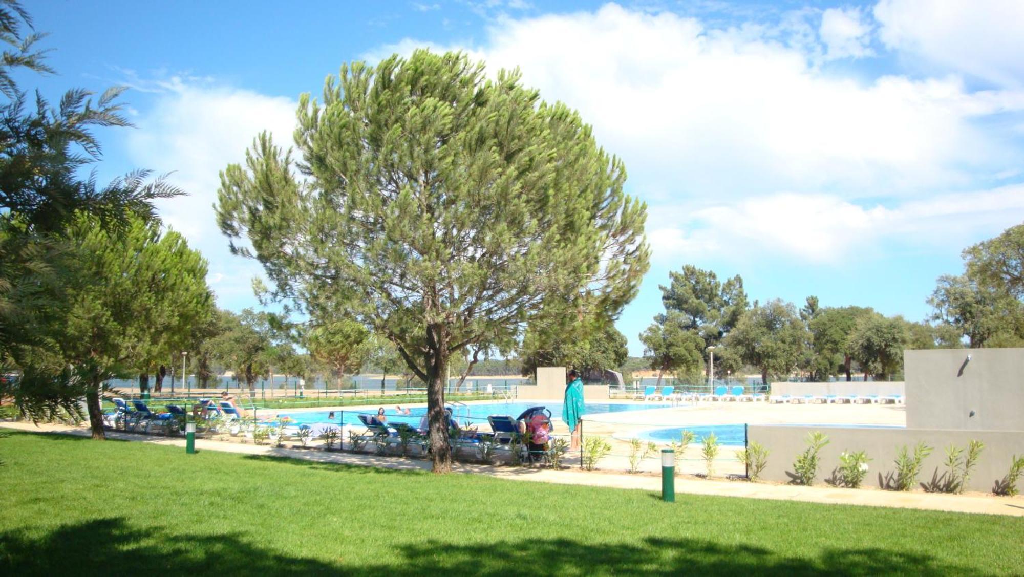 Parque De Campismo Orbitur Montargil Hotel Екстериор снимка