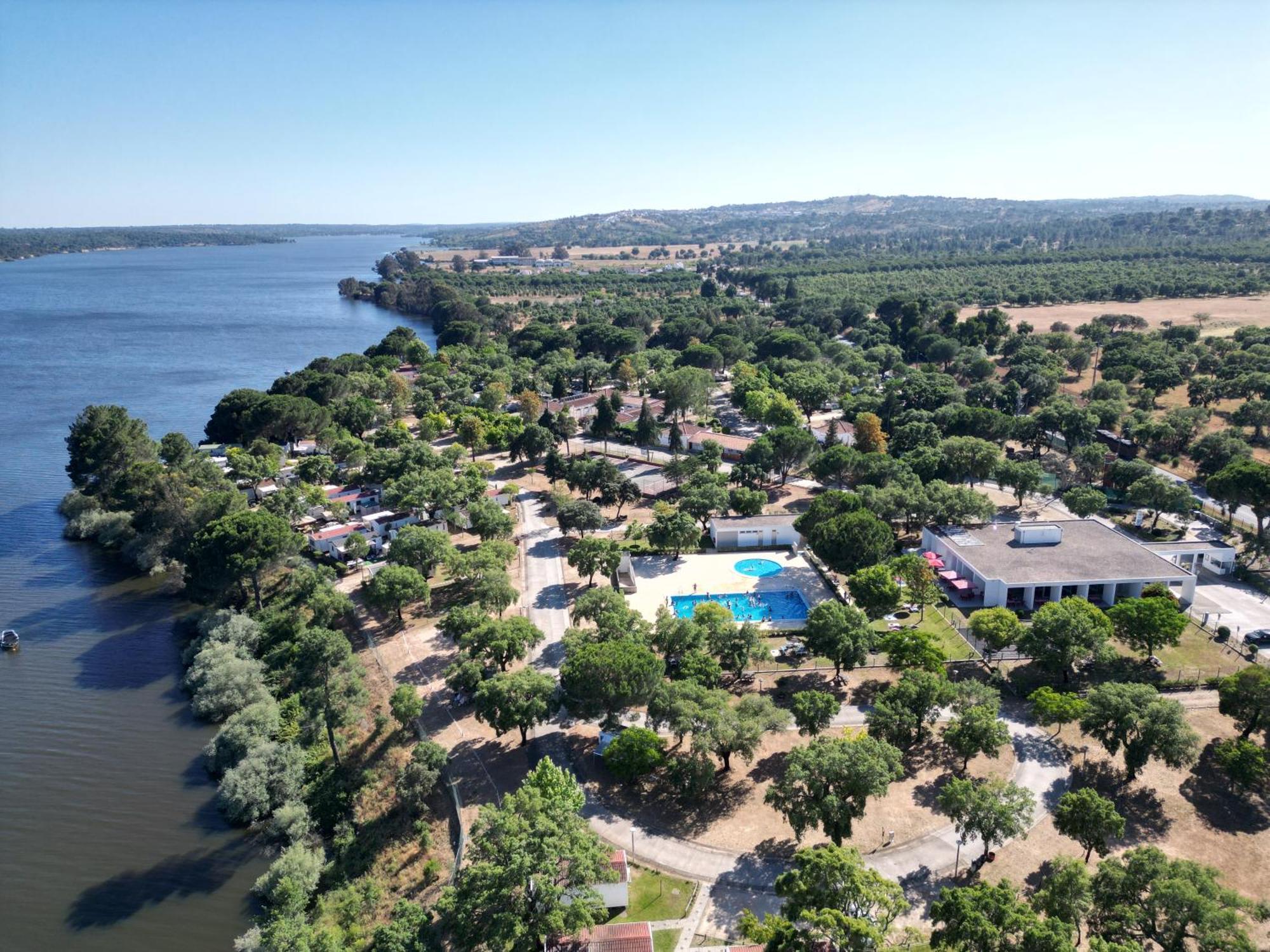 Parque De Campismo Orbitur Montargil Hotel Екстериор снимка